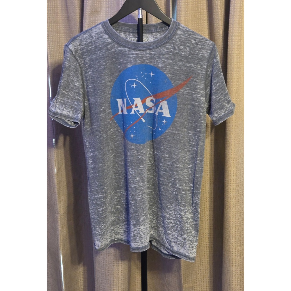 Fifth Sun NASA Graphic Short Sleeve T-Shirt Men's Size Medium Gray Moon Landing